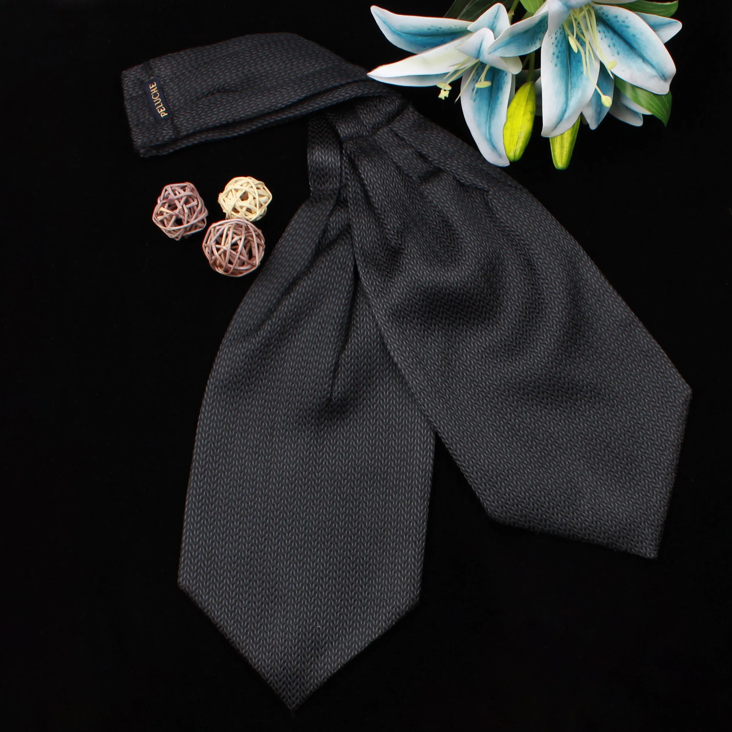 Peluche Erotic Black Cravat